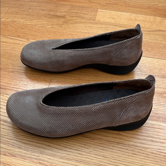 Wolky 359 Taupe Snakeskin Embossed Ballet Flats Comfort Size EU 39 US 8-8.5 - Picture 6 of 9